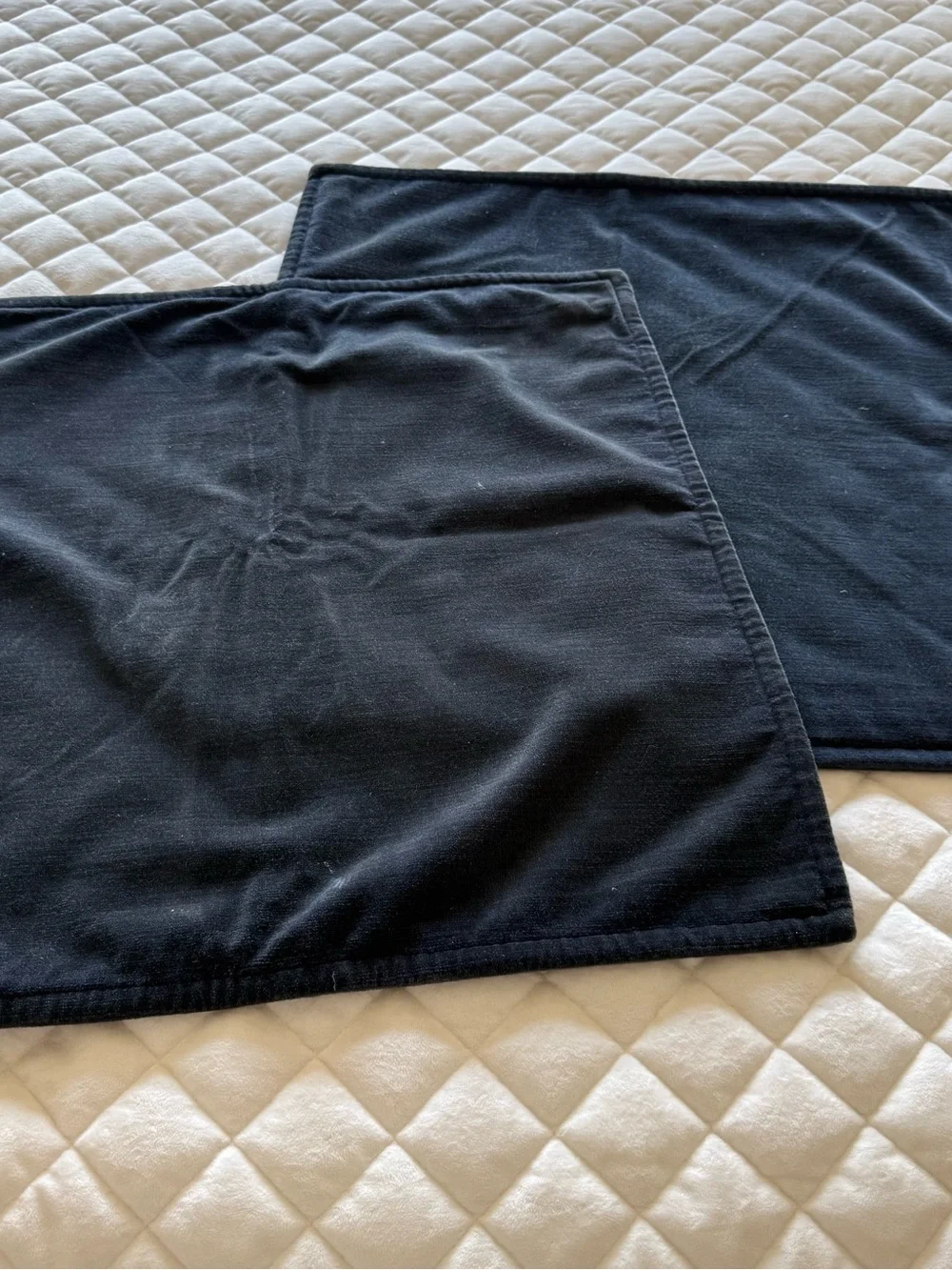 Set of 2 Pottery Barn Everywhere Velvet Pillow Covers 20x20 Midnight Blue Navy